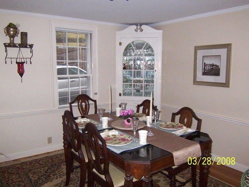 Wellesley Bed And Breakfast Exterior photo