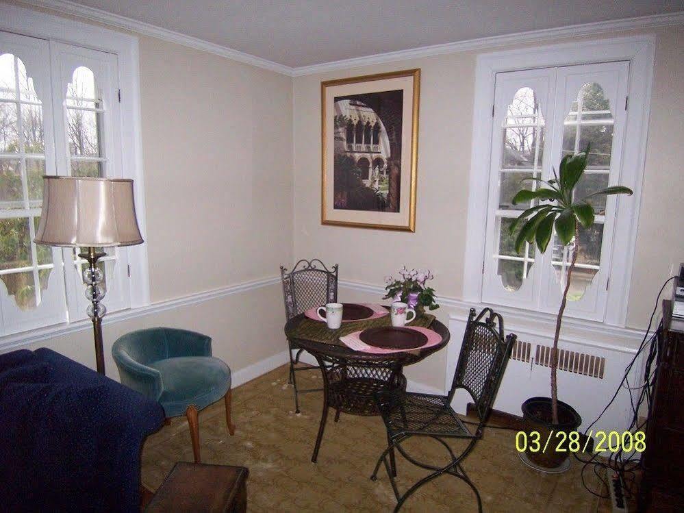 Wellesley Bed And Breakfast Exterior photo