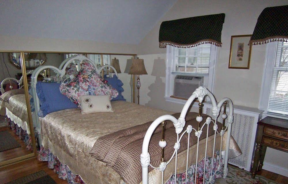 Wellesley Bed And Breakfast Exterior photo